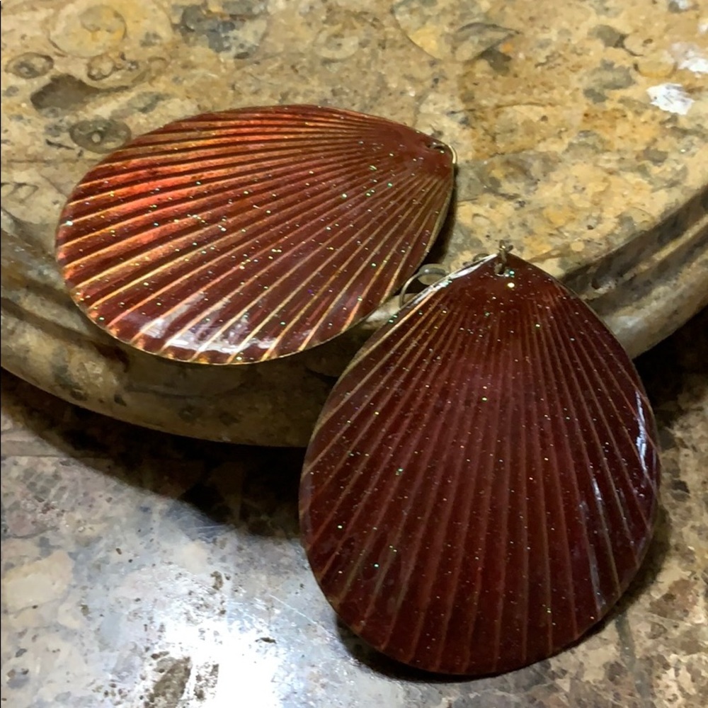 Shell earring